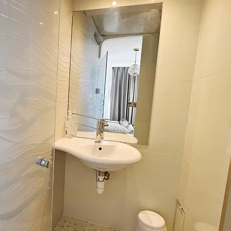 Beautiful&big For 8persons Parking Free Apartment Paris