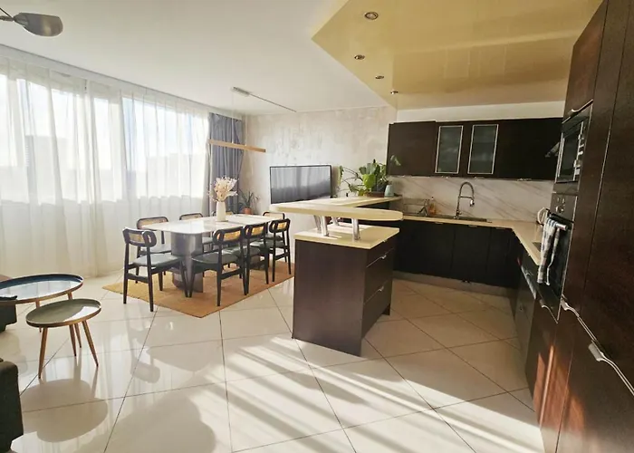 Apartment Beautiful&big For 8persons Parking Free