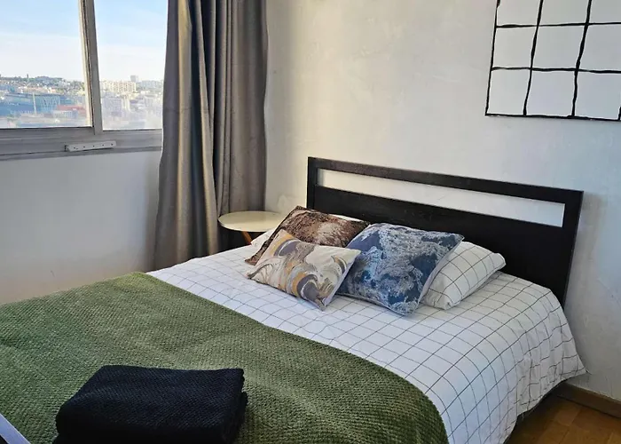 Beautiful&big For 8persons Parking Free Apartment