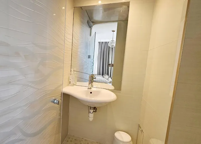Beautiful&big For 8persons Parking Free Apartment Paris